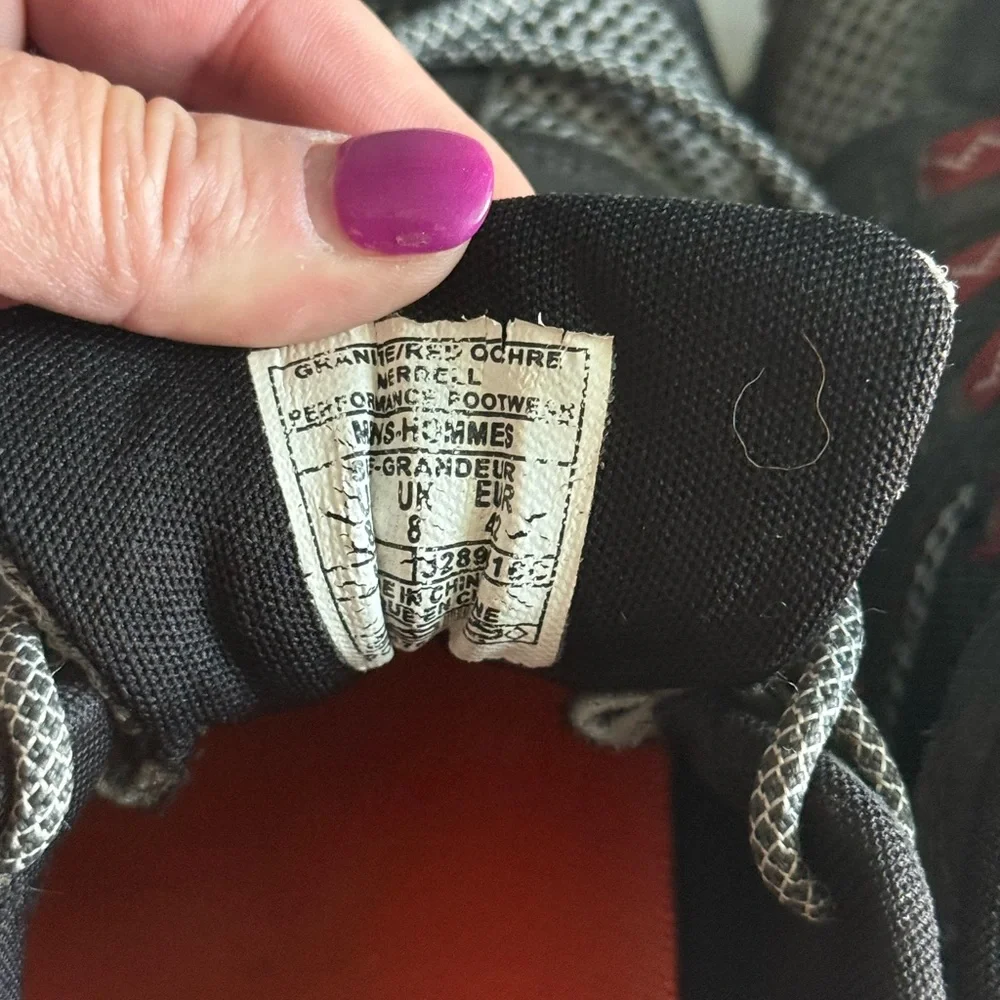 Merrell Men’s Size 8 Waterproof Hiking Shoe
**Host Pick** - Picture 2 of 8